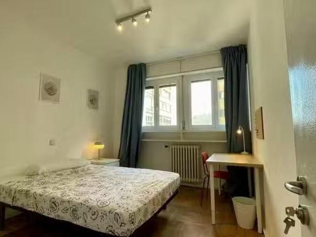 Habitación en Calle de Raimundo Fernández Villaverde, Tetuán
