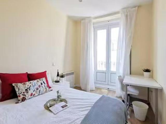 Habitación en Calle de Redondilla, Palacio