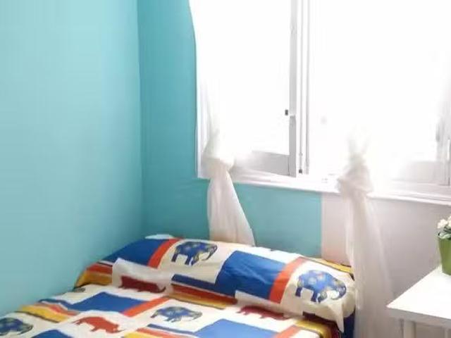 Habitación en Calle de Sagasta, Trafalgar