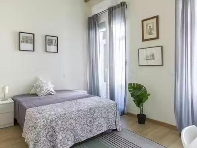 Habitación en Calle de San Bernardo, Universidad