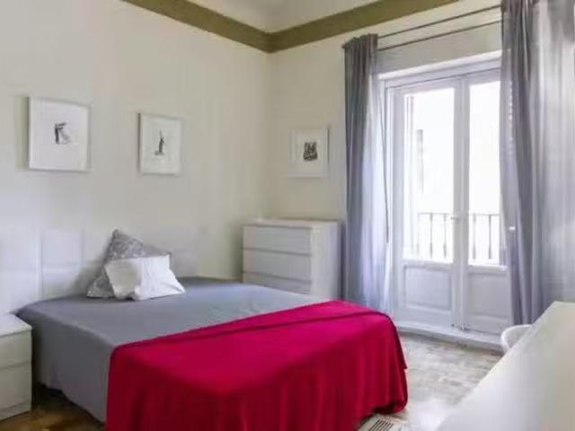 Habitación en Calle de San Bernardo, Universidad