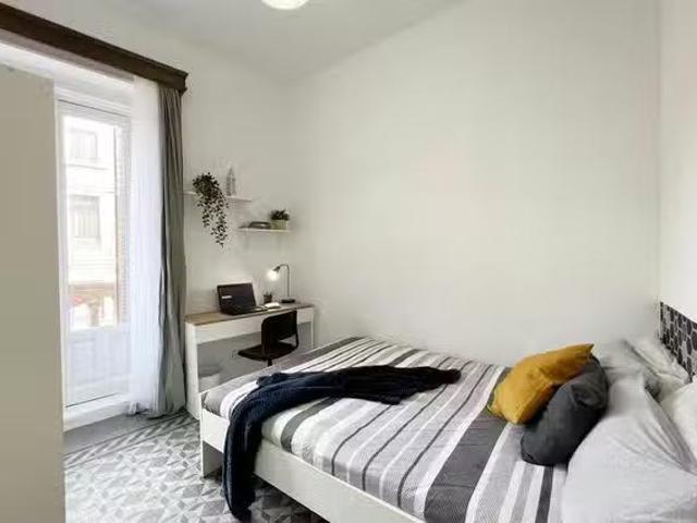 Habitación en Calle de San Bernardo, Universidad