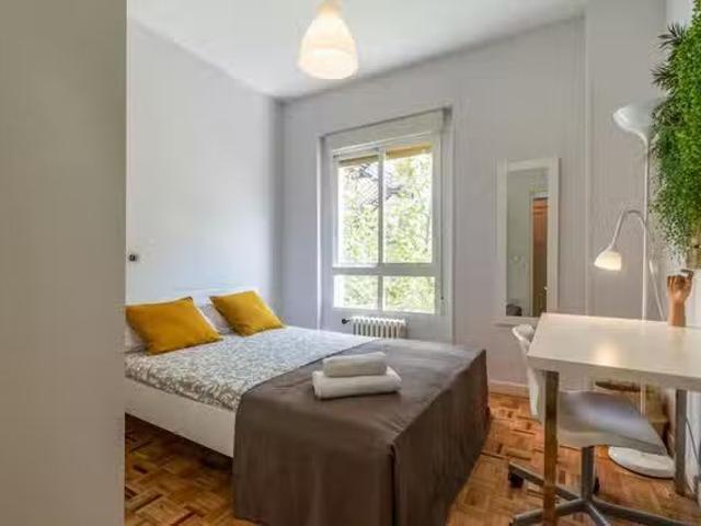Habitación en Calle del Conde de Vilches, Guindalera