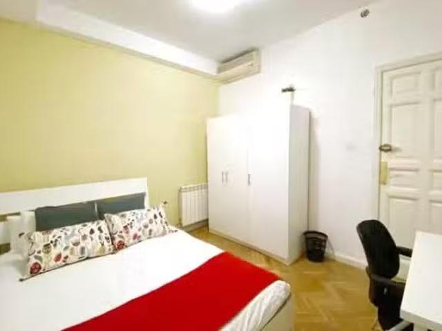 Habitación en Calle del Conde de Aranda