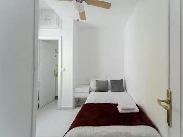 Habitación en Calle del Conde Duque, Universidad