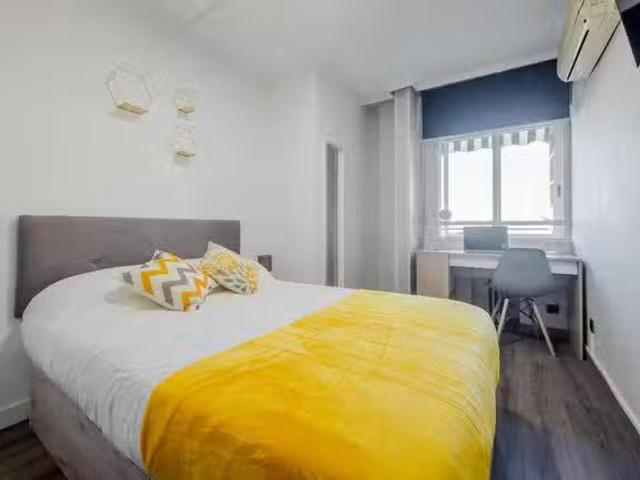 Habitación en Calle del Poeta Joan Maragall, Cuatro Caminos