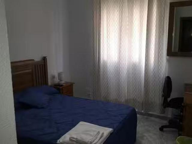 Habitación en Calle Diego de Almaguer