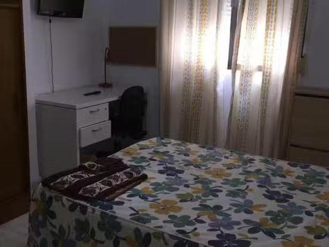 Habitación en Calle Diego de Almaguer