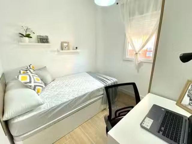 Habitación en Calle Gladiolo