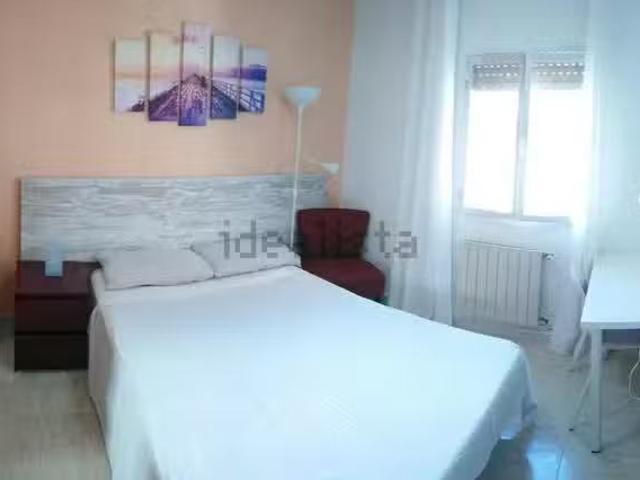 Habitación en Calle Halcón, Vista Alegre