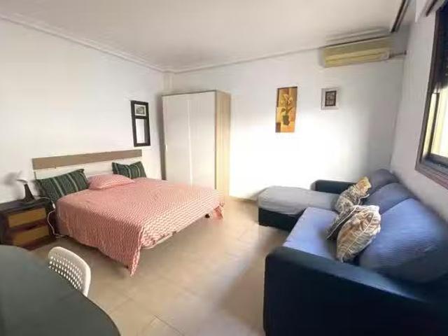 Habitación en Calle Parras, Casco Antiguo