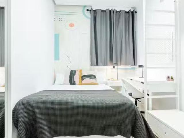 Habitación en Calle Príncipe, Cortes