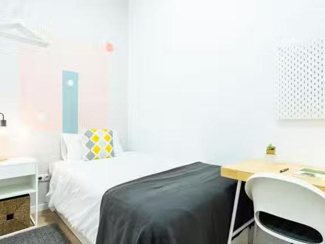 Habitación en Calle Príncipe, Cortes