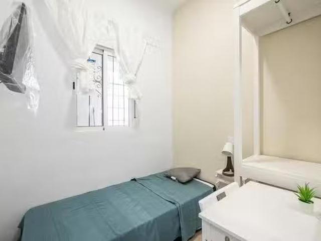 Habitación en Calle Santa Áurea, Latina