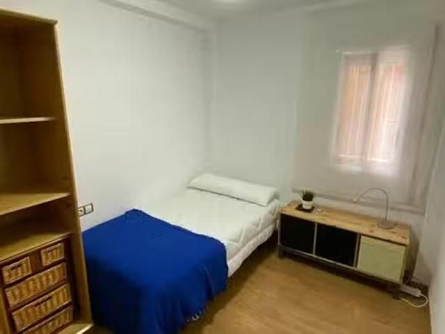 Habitación en Calle Santa Rita, La Fama