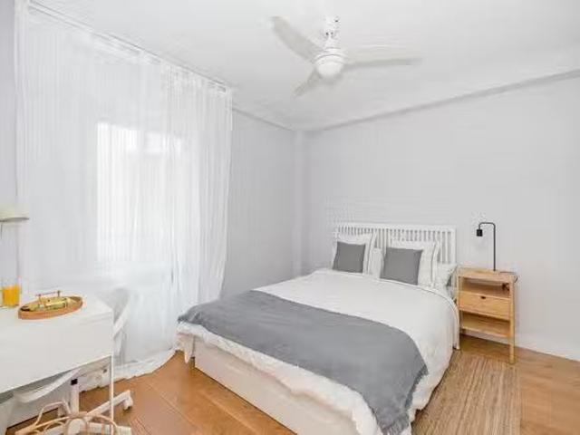 Habitación en Calle Sírio, Estrella