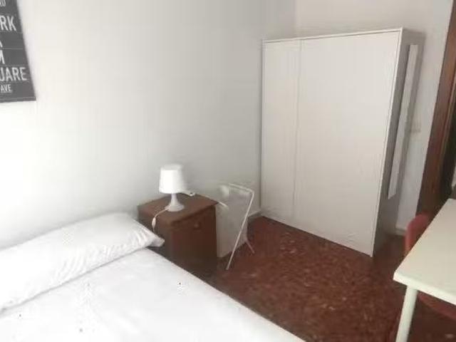 Habitación en Calle Torres Naharro