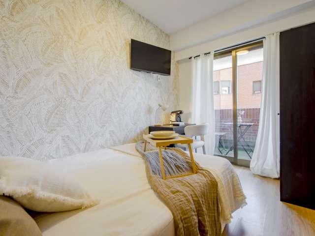 Habitación en Castillejos, Madrid