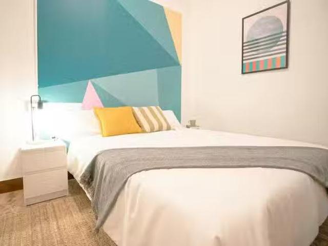 Habitación en Carrer Banys de l'Almirall, La Xerea