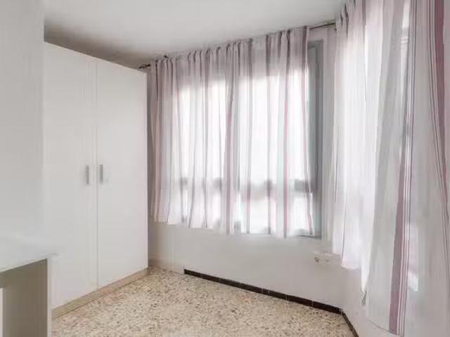 Habitación en Carrer Clemente Gonzalvez Valls, La Llotja