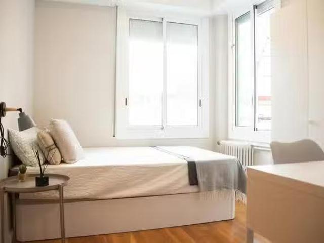 Habitación en Carrer d'Aragó, Dreta de l'Eixample