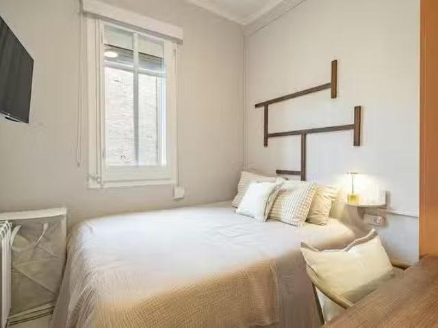 Habitación en Carrer d'Aragó, L'Eixample