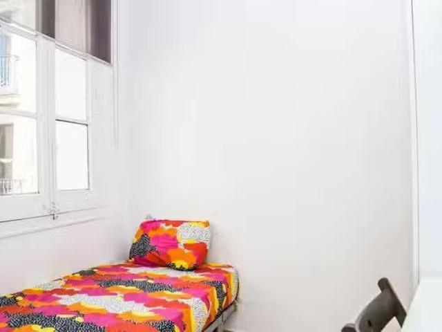 Habitación en Carrer de Valldonzella, Ciutat Vella