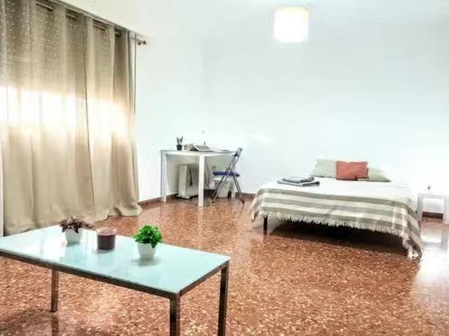 Habitación en Carrer de Vázquez de Mella