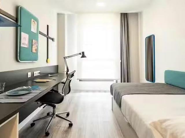Habitación en Carrer de Viriat, Sants