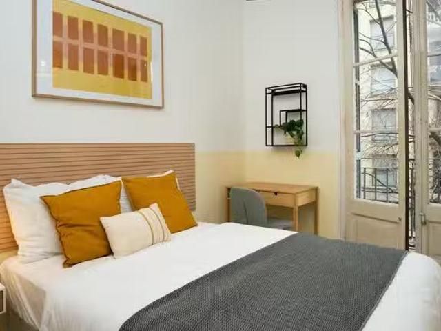 Habitación en Carrer de Calàbria, 125