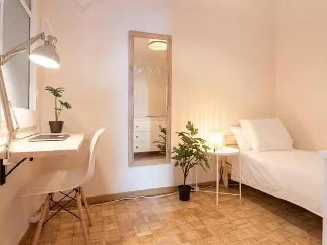 Habitación en Carrer de Casanova, l'Antiga Esquerra de l'Eixam.