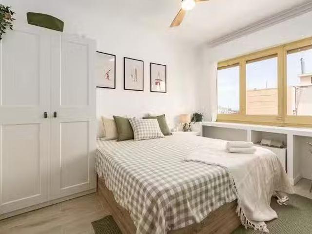 Habitación en Carrer de Còrsega