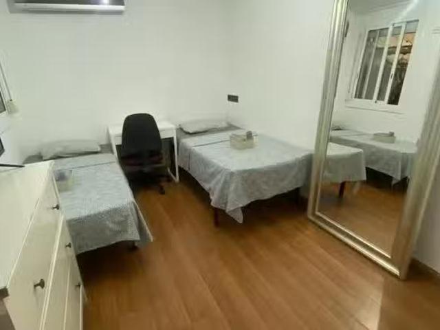 Habitación en Carrer de Felip II, Navas
