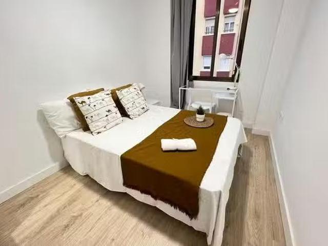 Habitación en Carrer de Finestrat, Montolivet