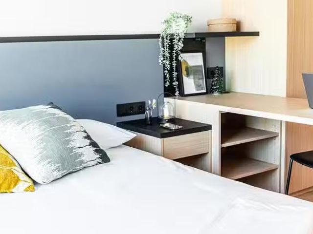 Habitación en Carrer de Jaume Vicens Vives