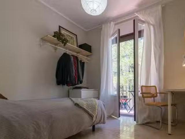 Habitación en Carrer de la Indústria, Sagrada Familia