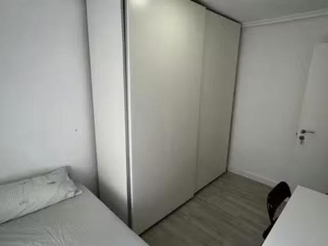 Habitación en Carrer de la Literatura, L'Olivereta