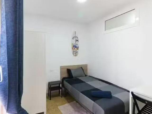 Habitación en Carrer de la Lluna, Ciutat Vella