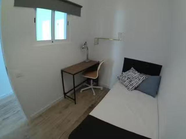 Habitación en Carrer de l'Antiga Travessera