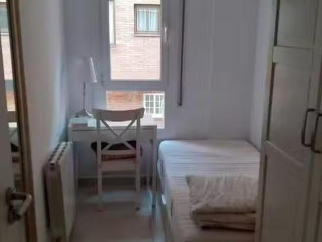 Habitación en Carrer de Leiva, Hostafrancs