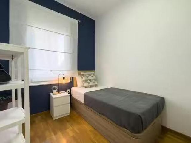 Habitación en Carrer de Mallorca, l'Antiga Esquerra de l'Eixam.
