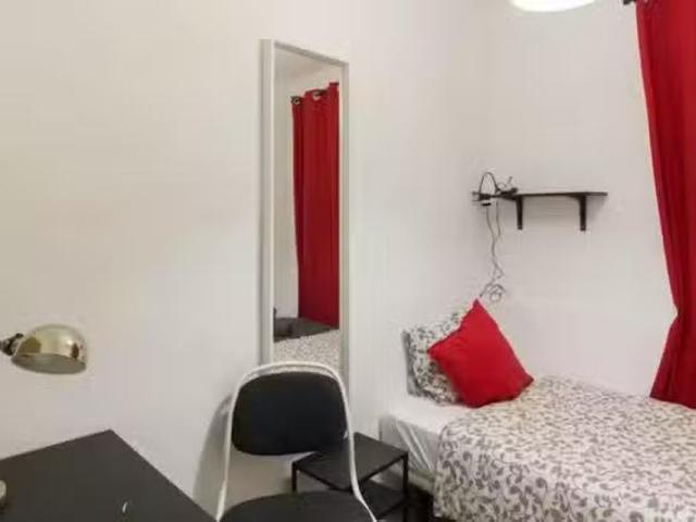 Habitación en Carrer de Pareto