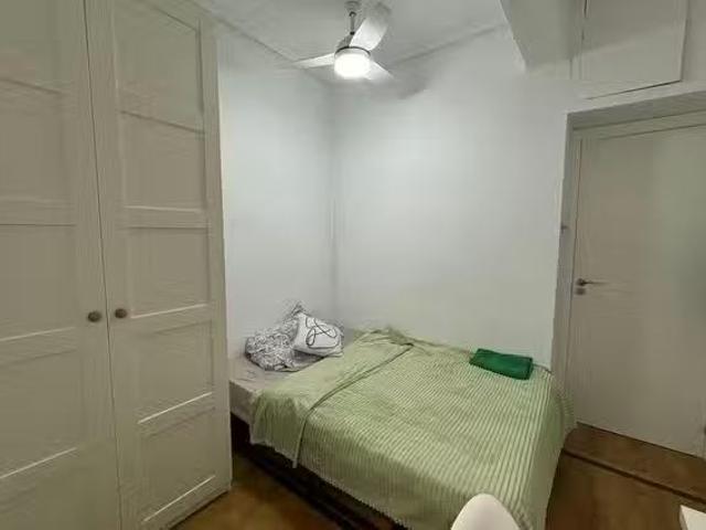 Habitación en Carrer de Peris Brell, Camins al Grau