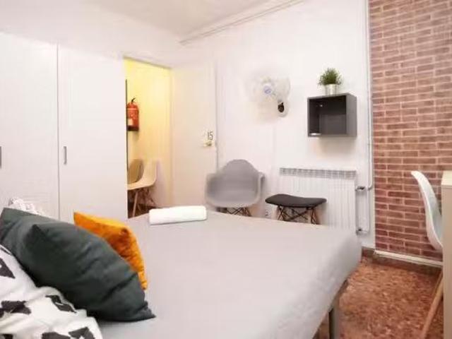 Habitación en Carrer de Roger de Llúria