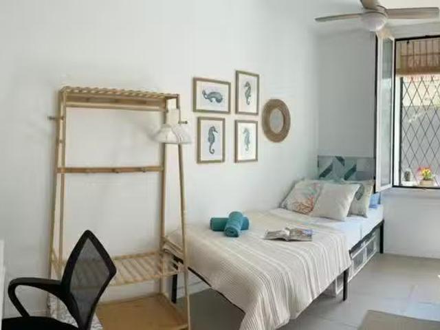 Habitación en Carrer de Sant Carles, Ciutat Vella