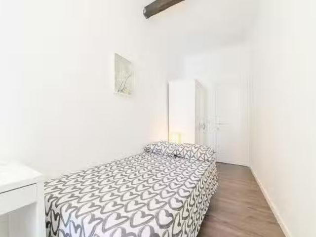 Habitación en Carrer de Santa Teresa, El Mercat
