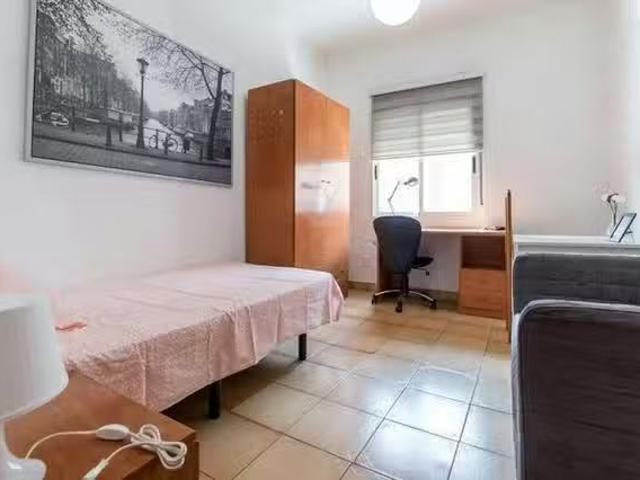 Habitación en Carrer d'Eduard Boscà, Camí Fondo