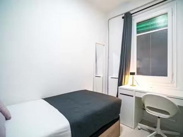 Habitación en Carrer del Comandant Benítez