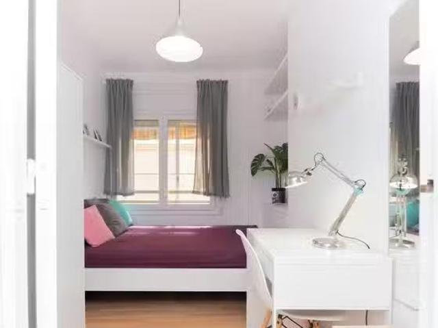 Habitación en Carrer del Comte Borrell, La Nova Esquerra de l'.