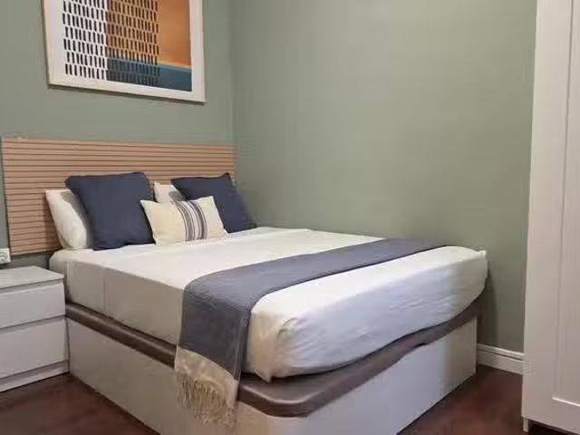 Habitación en Carrer del Comte d'Urgell, 65
